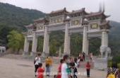 广东深圳：周末羊台山森林公园石岩登山广场，是一个不错的休闲去处(8.3分旅游片)
